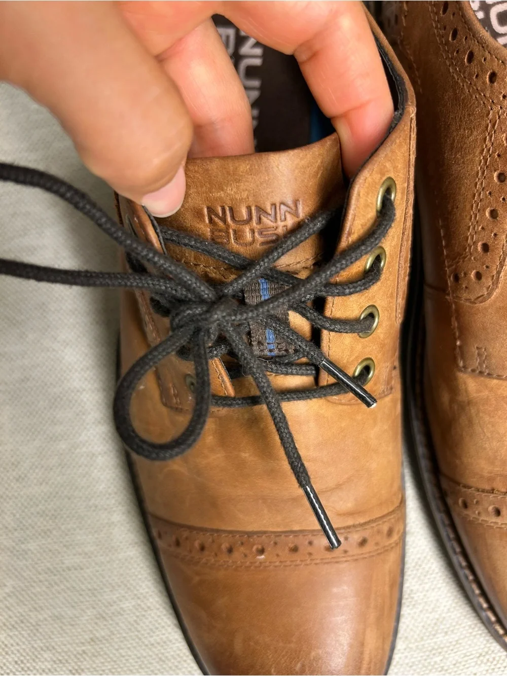 Nunn Bush Men's Tan Leather Oxford Derby Shoes with Black Laces